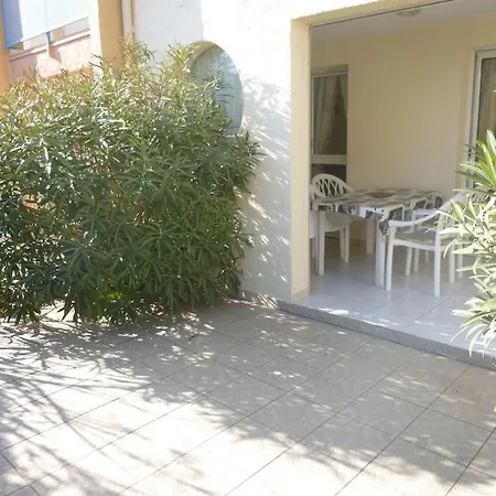 Lejlighed Agence Jf Immo-t2 Rdc Terrasse Parking Et Piscine A 50 M Plage-v0743 Vias