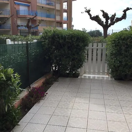 Lejlighed Agence Jf Immo-t2 Rdc Terrasse Parking Et Piscine A 50 M Plage-v0743