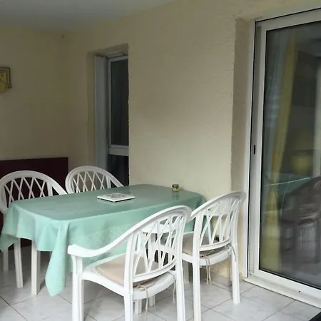 شقة T2 Rdc Terrasse Parking Et Piscine A 50 M- V0743