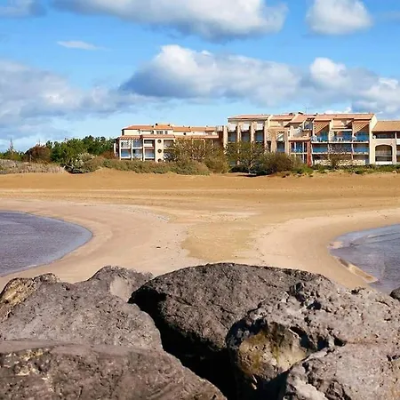 Apartman Agence Jf Immo-t2 Rdc Terrasse Parking Et Piscine A 50 M Plage-v0743