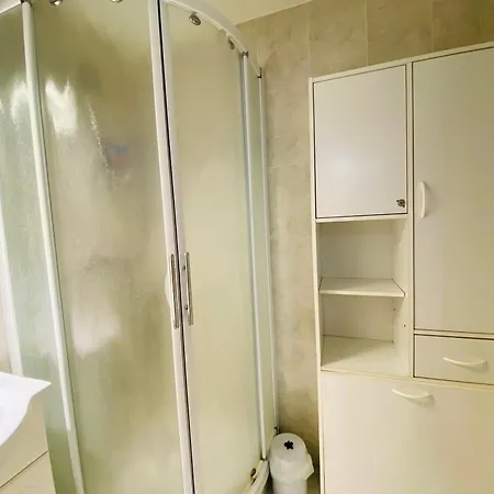 Apartment Agence Jf Immo-t2 Rdc Terrasse Parking Et Piscine A 50 M Plage-v0743 *