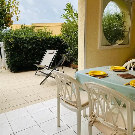 Agence Jf Immo-t2 Rdc Terrasse Parking Et Piscine A 50 M Plage-v0743